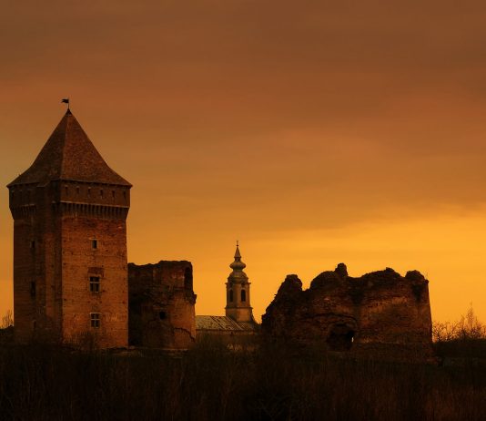 Tvrđava Bač – Bačka tvrđava