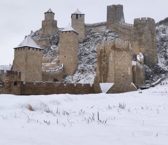Golubačka tvrđava: Srednjovekovna tvrđava na Dunavu Golubačka tvrđava