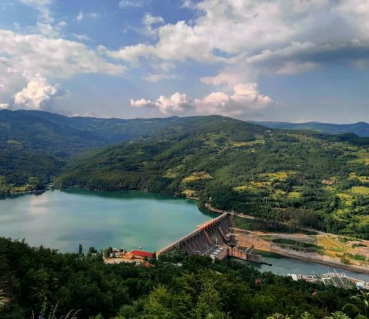 Jezero Perućac – Treće najveće jezero u Srbiji Jezero Perućac