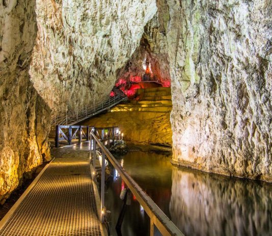 Top 10 mesta koja morate posetiti na Zlatiboru Stopića pećina