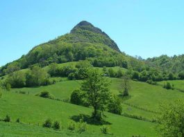 Ostrvica – Tvrđava i vulkanski vrh planine Rudnik ostrvica