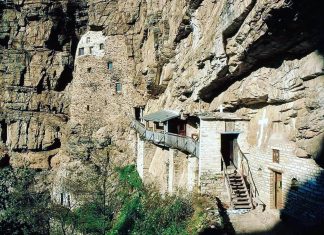 Gornja Savina isposnica – Pećinski kompleks Gordnja Savina isposnica