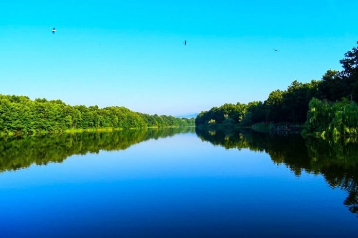 Sovinsko jezero