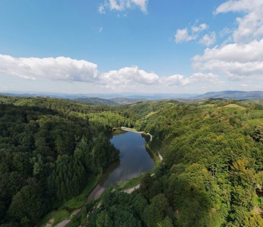 Radaljsko jezero – Mesto za odmor u podnožju Jagodnje Radaljsko jezero