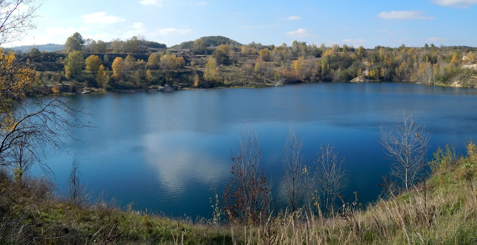 Озеро время работы. Палецкое озеро Сербия. Лудошко езеро. Шмартинско езеро фото. Brestovac.