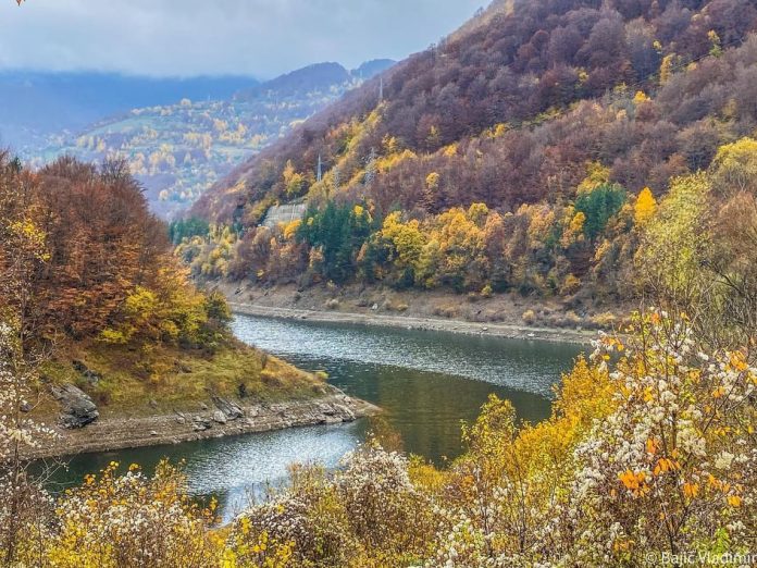 Jezero Lisina