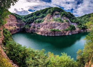 Ledinačko jezero – Bajkovito mesto na Fruškoj Gori Ledinačko jezero