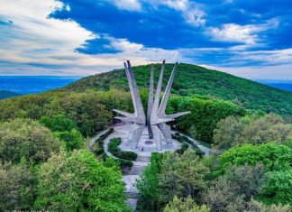 Spomenik Kosmajskom partizanskom odredu – Kosmaj Spomenik Kosmajskom partizanskom odredu