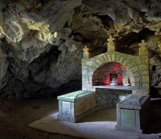 Kađenica – Srpsko gubilište i svetilište (crkva-pećina) Kađenica