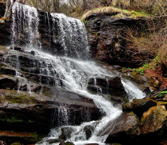 Zaskovački vodopadi – Kompleks od četiri vodopada Zaskovački vodopadi