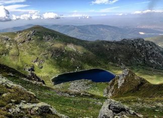 Štrbačko jezero ili Livadičko jezero – Biser Šar-planine Štrbačko jezero