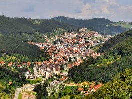 Vidikovac Hodžina Stena – Nestvaran pogled na Novu Varoš Vidikovac Hodžina Stena