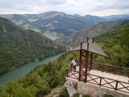 Vidikovac Savina stolica – Pogled na Zlatarsko jezero Vidikovac Savina stolica