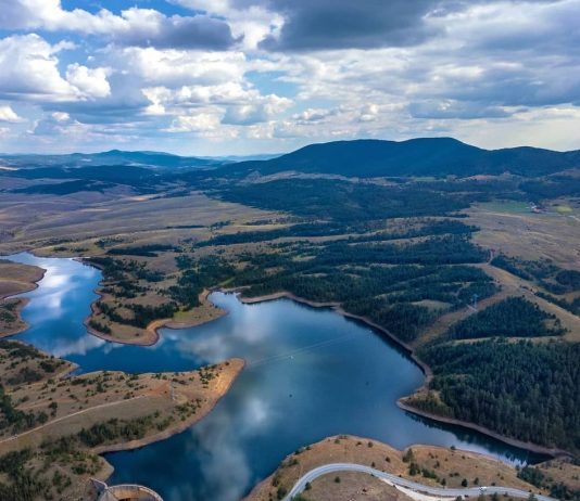 Ribničko jezero – Biser Zlatibora među četinarima Ribničko jezero