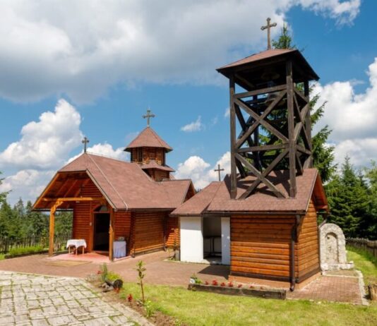 Manastiri, crkve i džamija na planini Zlatar Manastir Sv. Kozme i Damjana